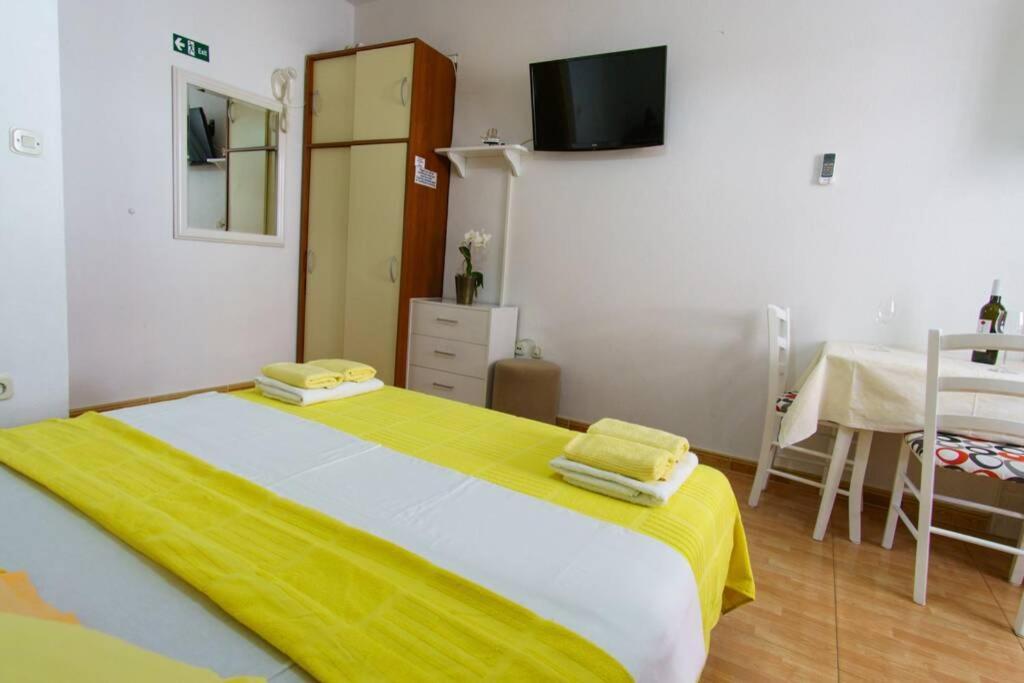 Lovely Studio Apartment For 2 Free Private Parking Makarska Ngoại thất bức ảnh